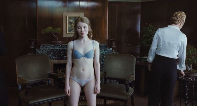 Голая Эмили Браунинг фото 1