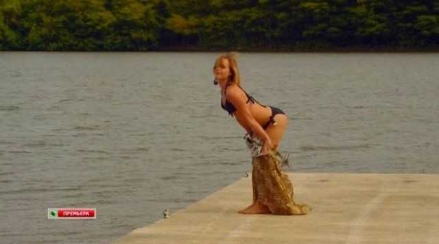 Голая Мина Сувари фото 7