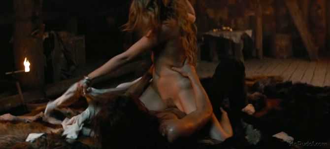 Голая Александра Бортич фото 22