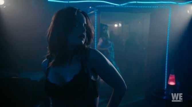 Голая Мина Сувари фото 11