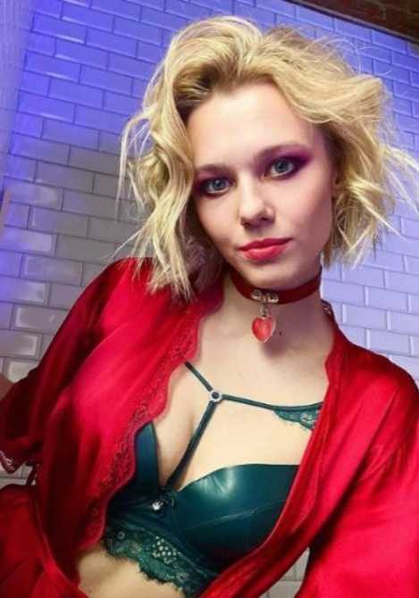 Голая Александра Хромова фото 1