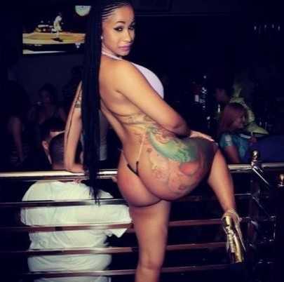 Голая Карди Би фото 5