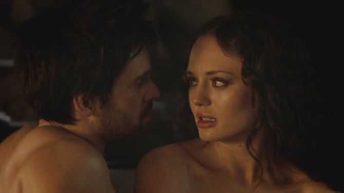 Голая Лора Хэддок фото 12