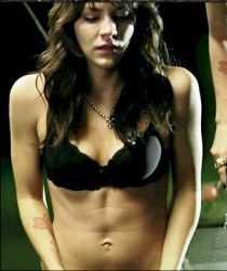 Голая Кэтрин Макфи