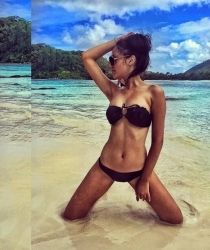 Голая Камила Коробейникова