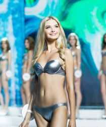 Голая Полина Попова