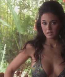 Голая Эммануэль Шрики