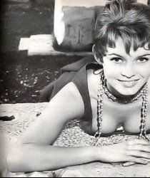Голая Бриджит Бардо