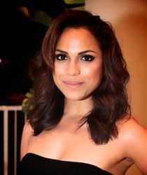 Голая Моника Реймунд