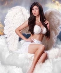 Голая Элизабет Элиас