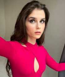 Голая Полина Денисова