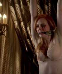 Голая Дебора Энн Уолл