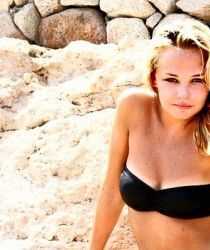 Голая Софья Реснянская