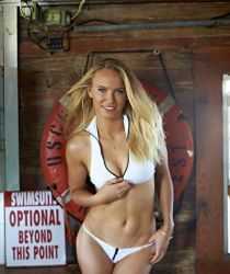 Голая Каролин Возняцки